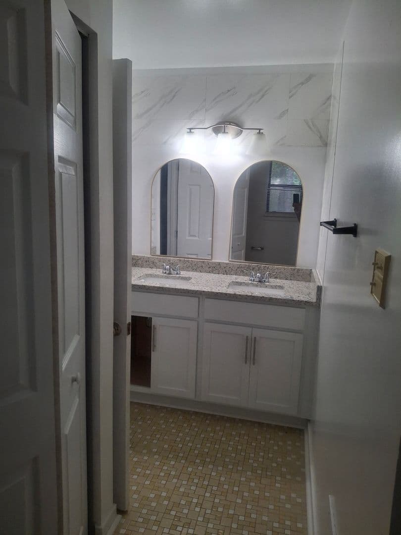 Richmond House: 704 Gordon School Ct