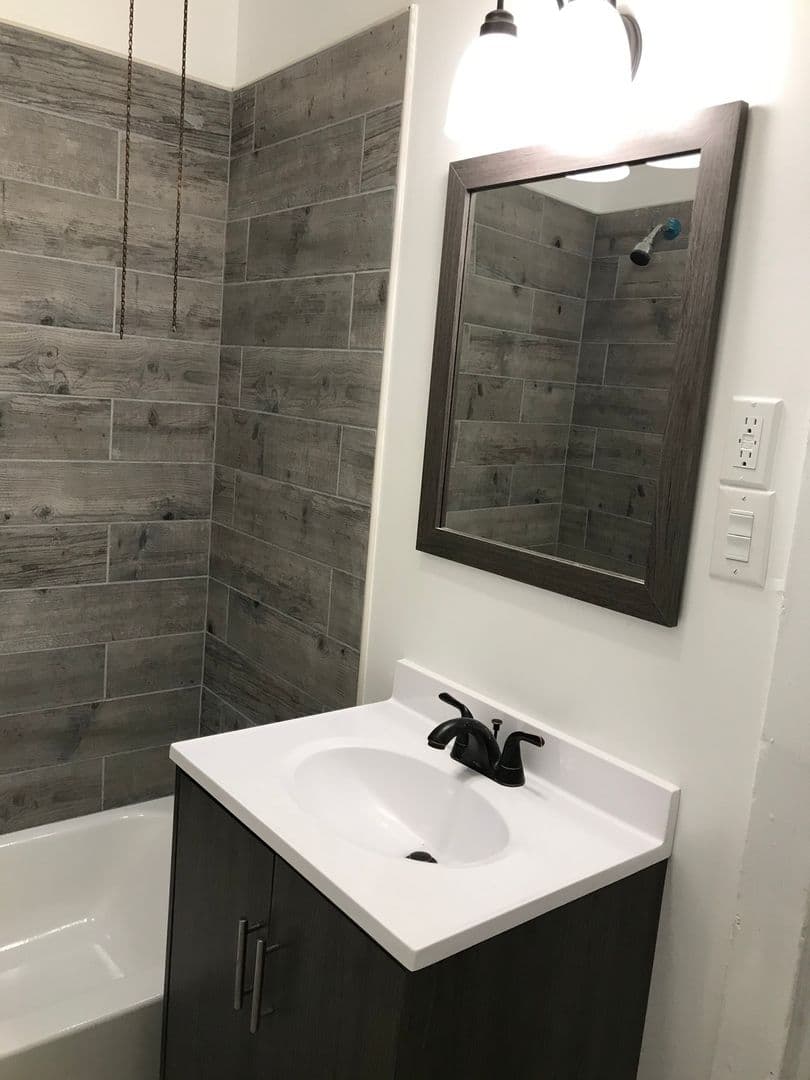 Philadelphia Townhome: 4832 E Roosevelt Blvd