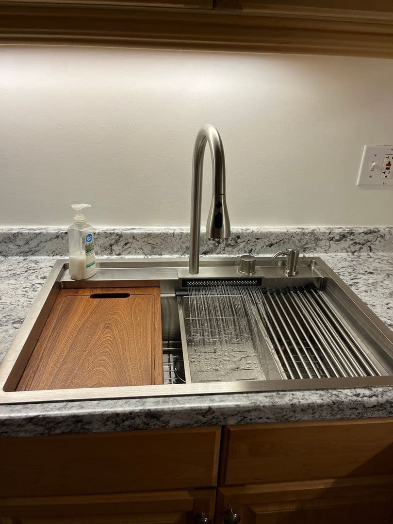 Dracut Townhome: 120 Thissell Ave