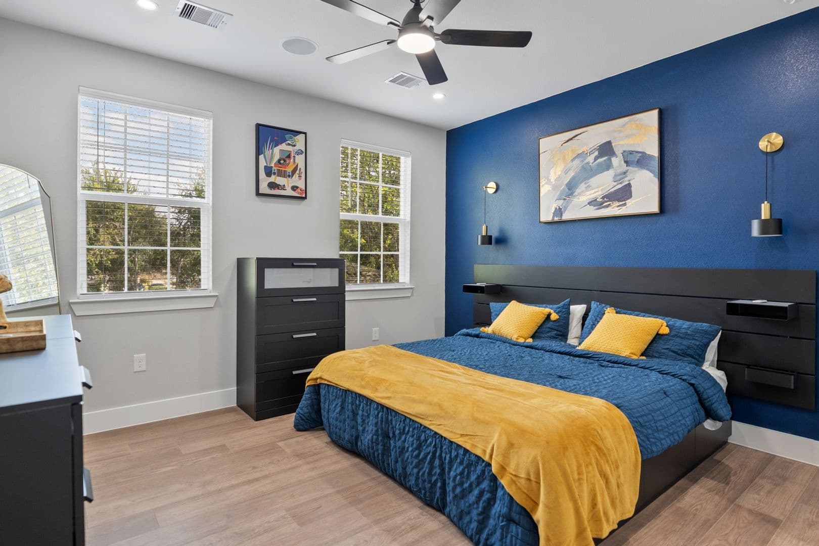 Houston House: 825 Paul Quinn St