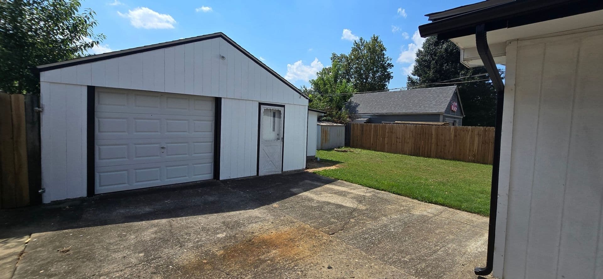 Louisville House: 2612 Franklin Ave
