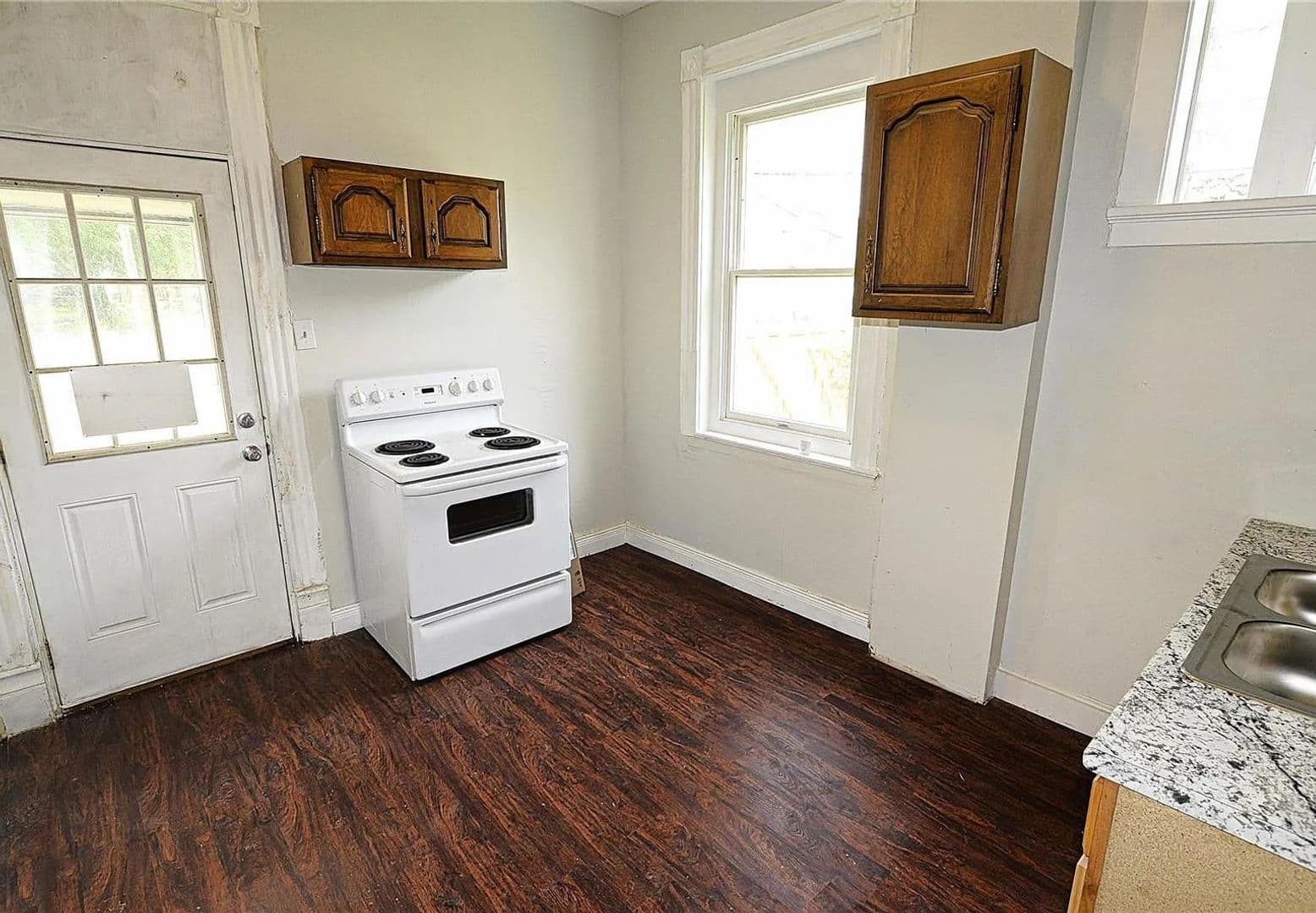 Saint Louis House: 5501 Putnam St