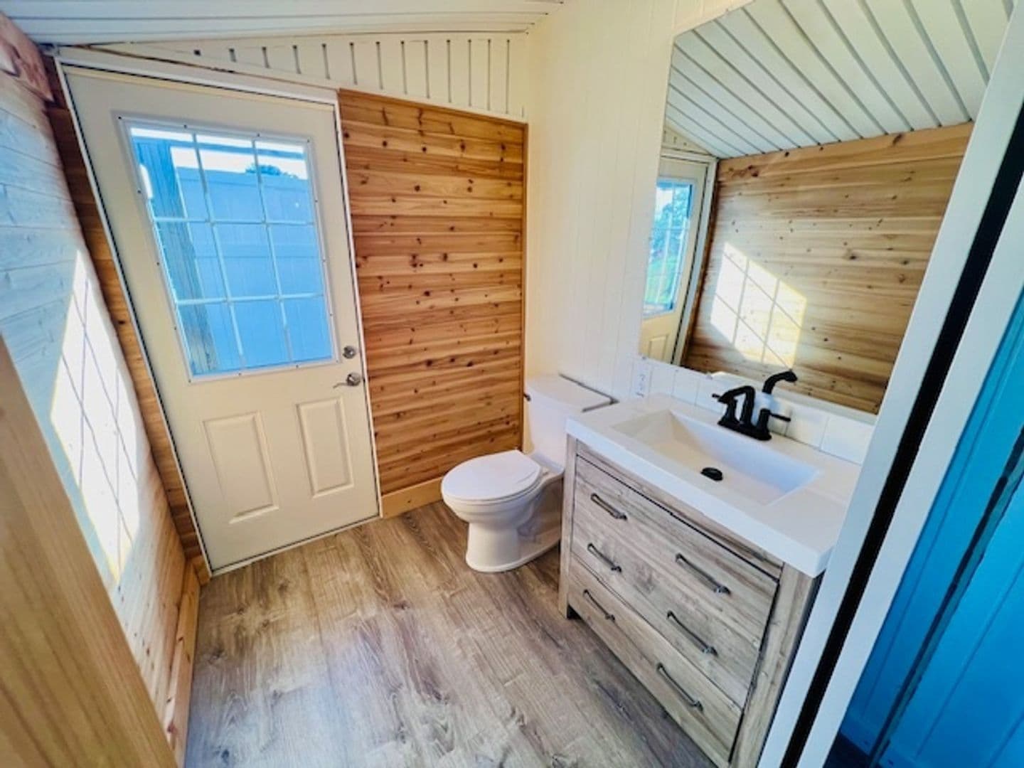 Cocoa House: 5749 Lake Poinsett Rd