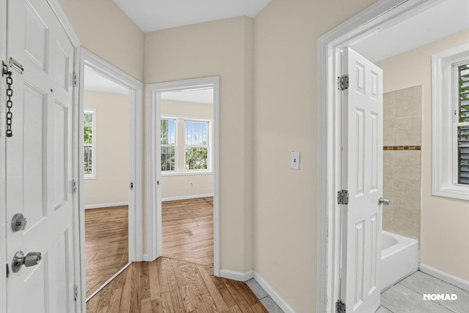 Newark Townhome: 72 Norwood St