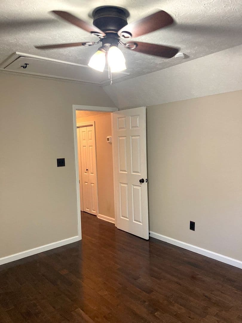 Villa Rica House: 1370 Fernwood Ct