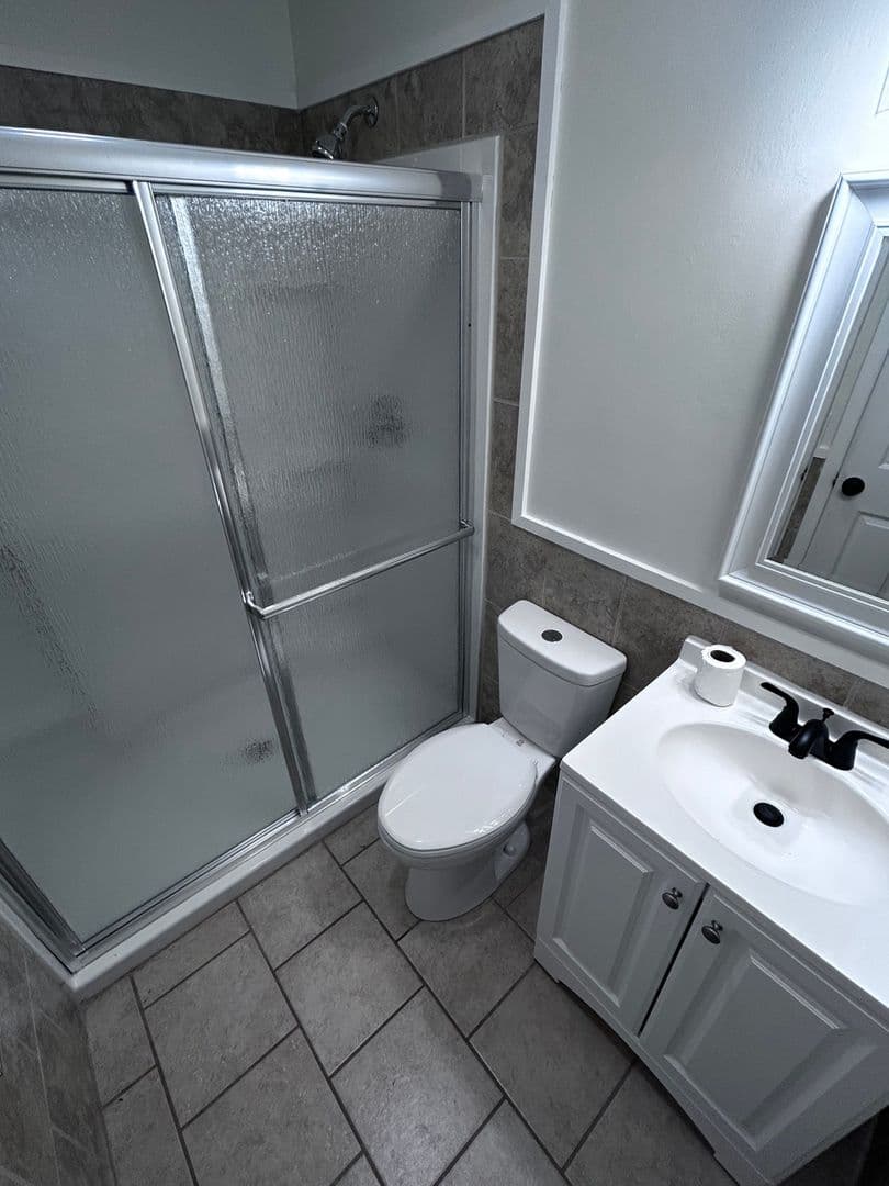Columbia House: 3700 Cairnbrook Ct