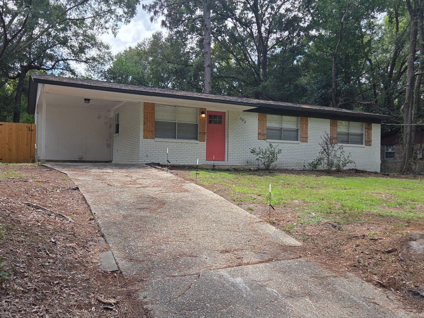 Crestview House: 503 Tall Pines St