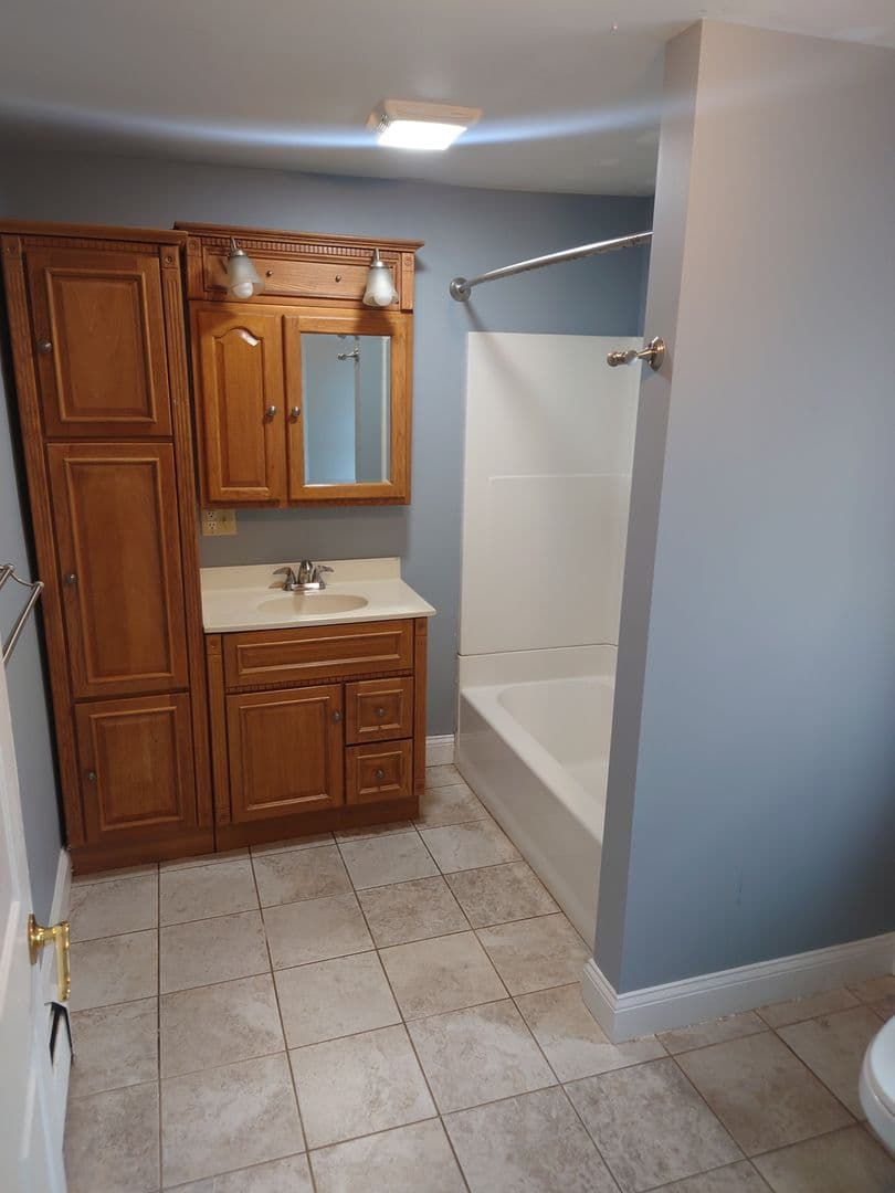 Woonsocket House: 252 Grove St