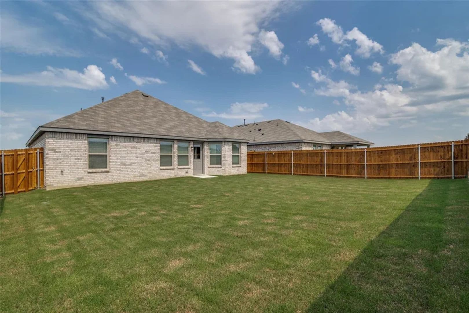 Royse City House: 213 Corcovado Ave