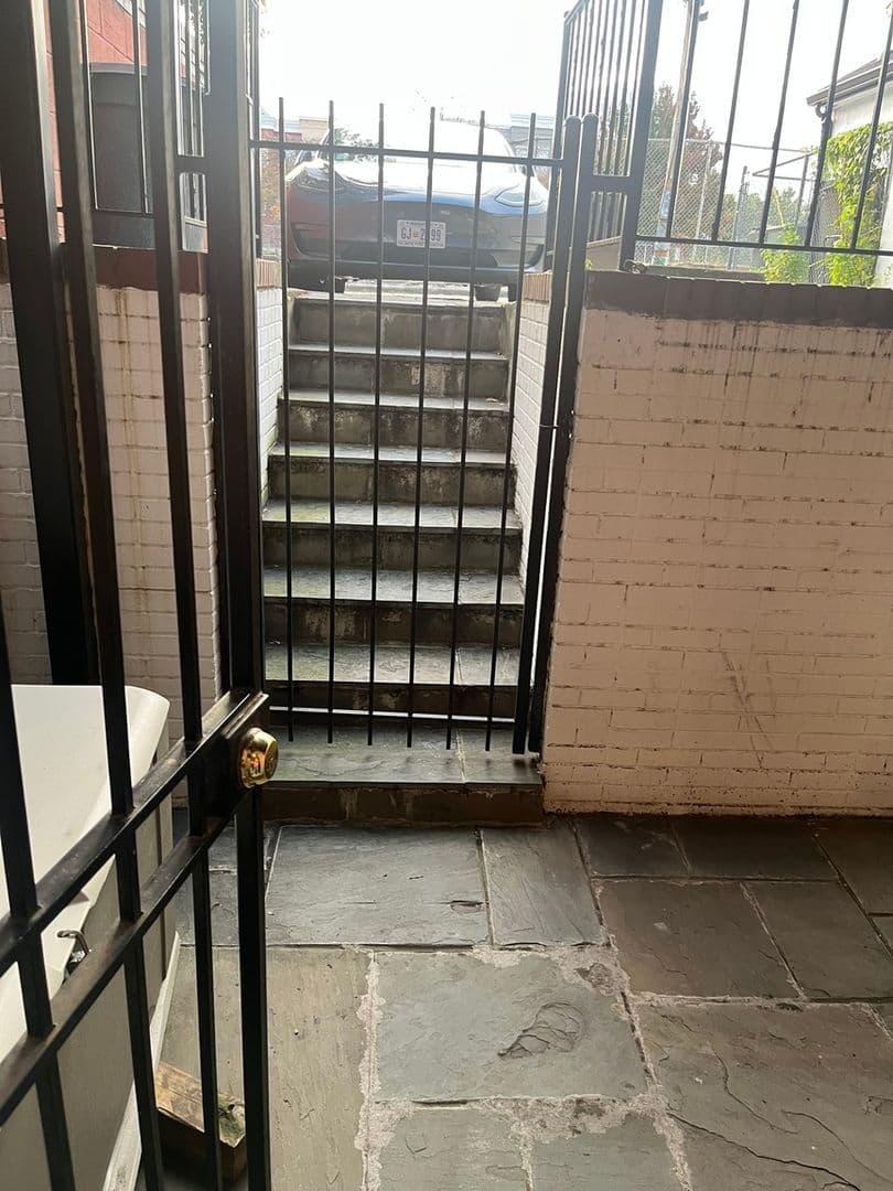 Washington Condo: 2132 11th St NW