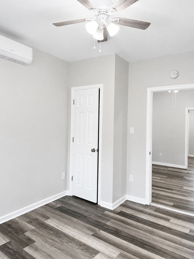 Jersey City Townhome: 207 Armstrong Ave