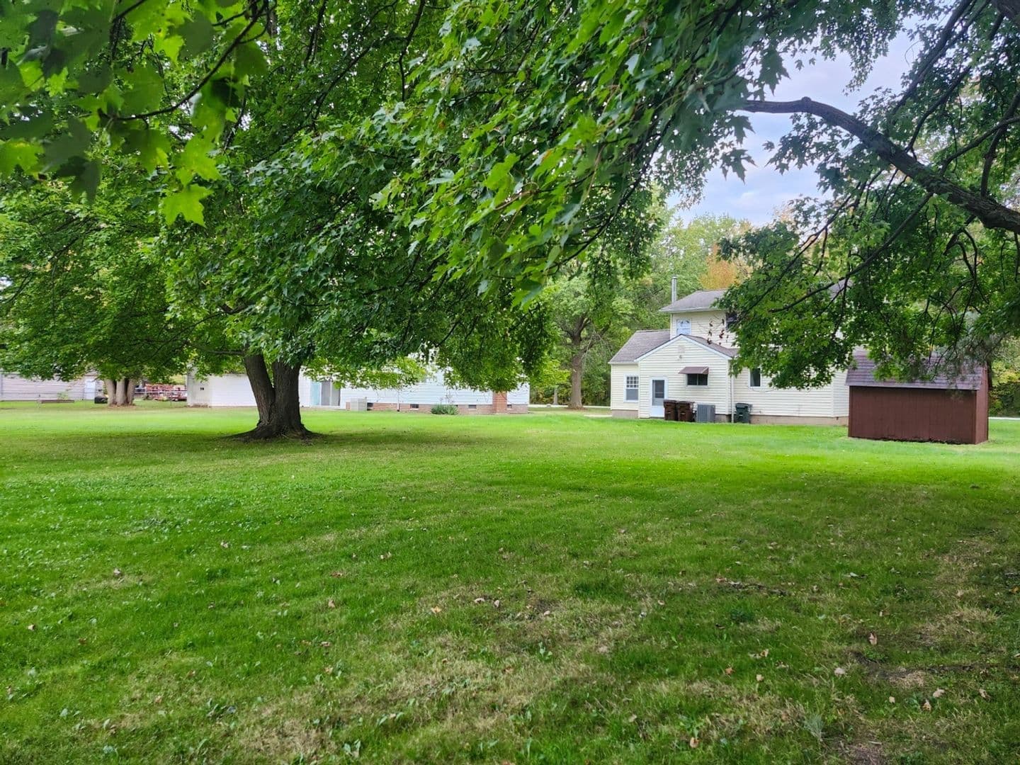 Westlake House: 2960 Bradley Rd
