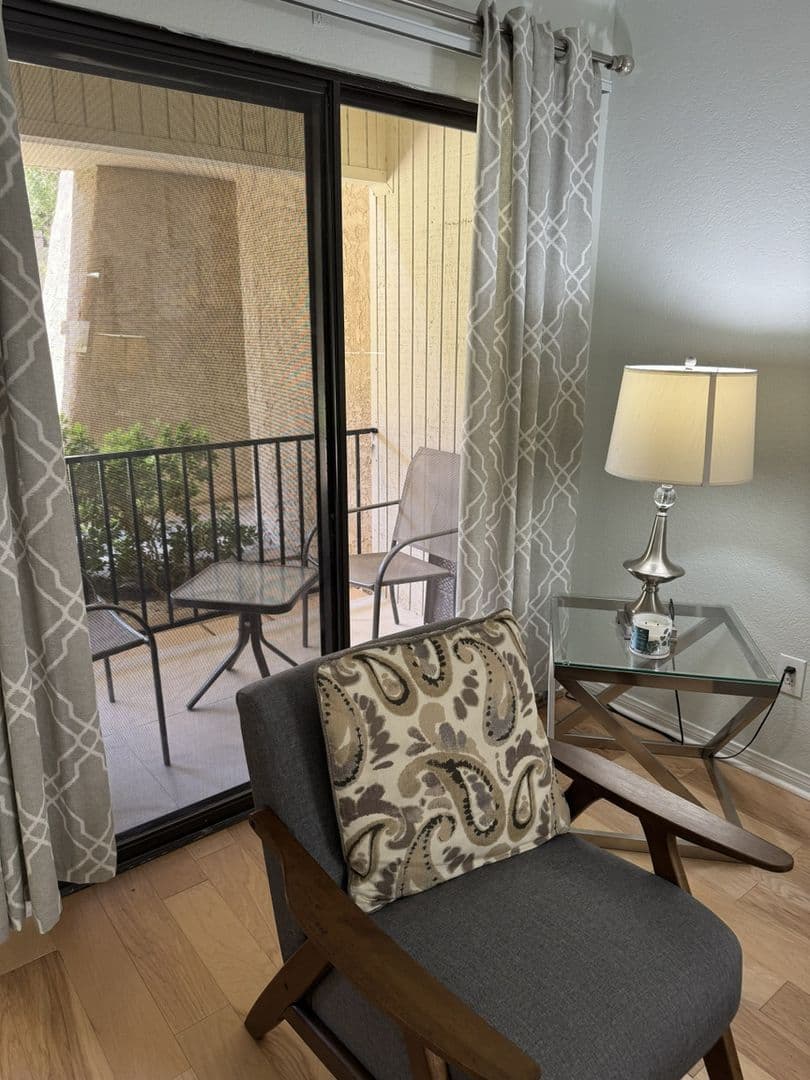 Palm Springs Condo: 2801 N Los Felices Cir E