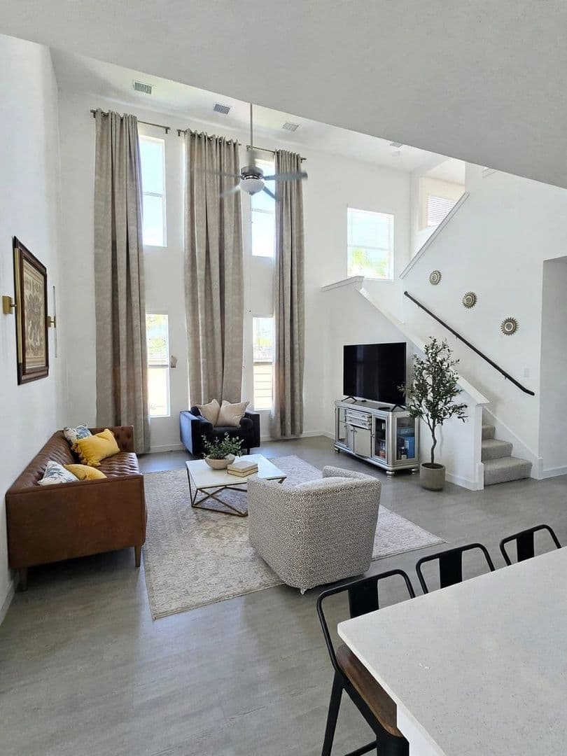 Mesquite House: 3512 Falcon Field