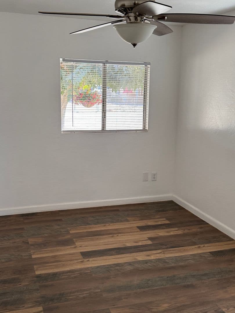 Visalia House: 16534 Avenue 291