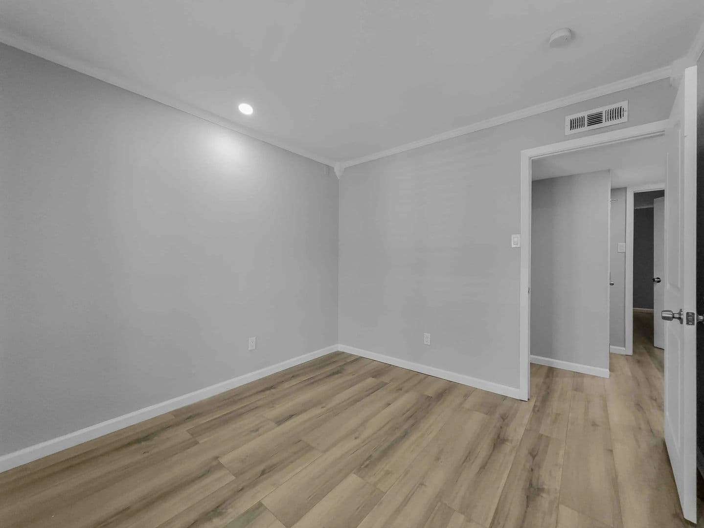 The Colony House: 4917 Woodruff Dr