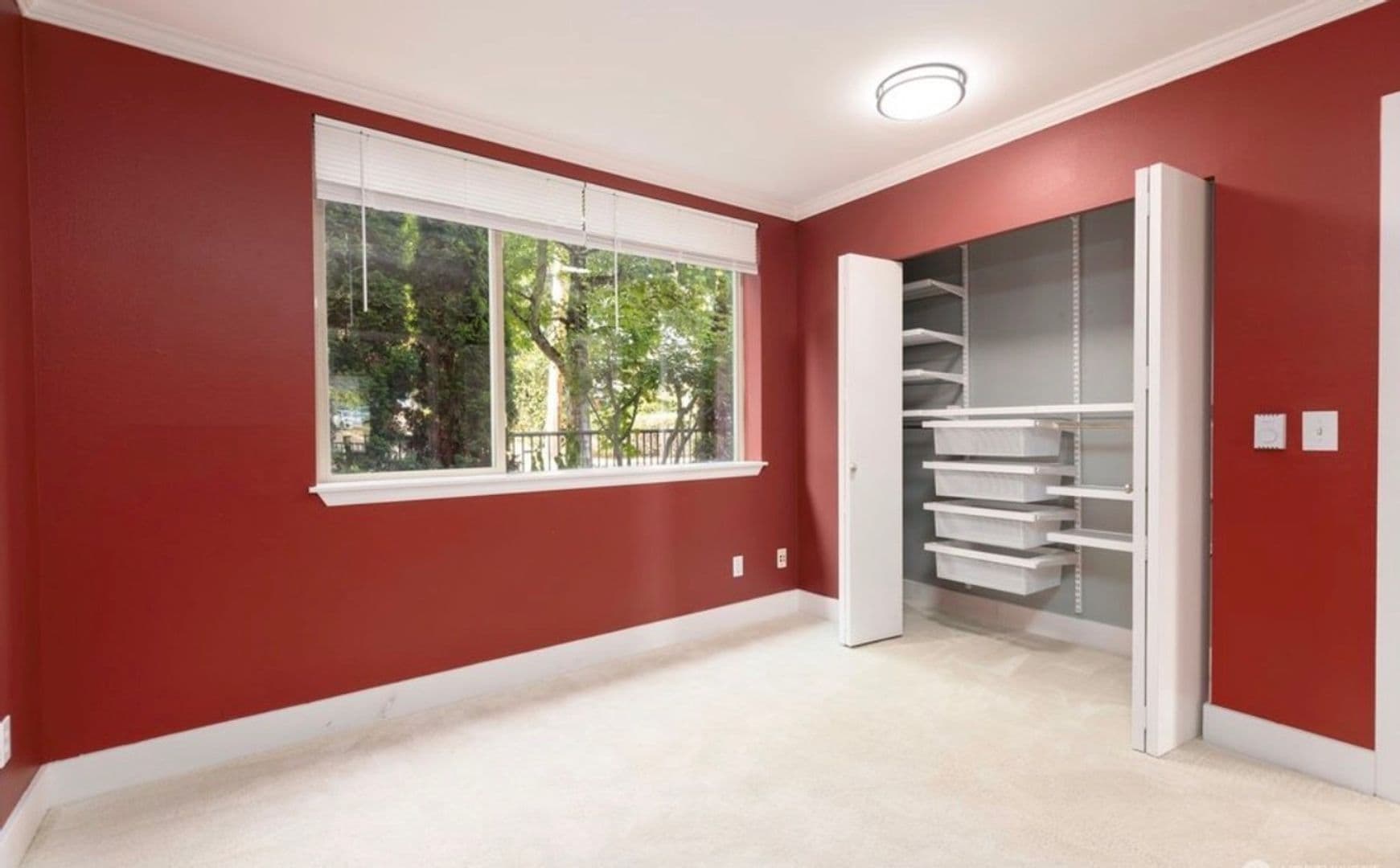 Kirkland Condo: 220 1st St