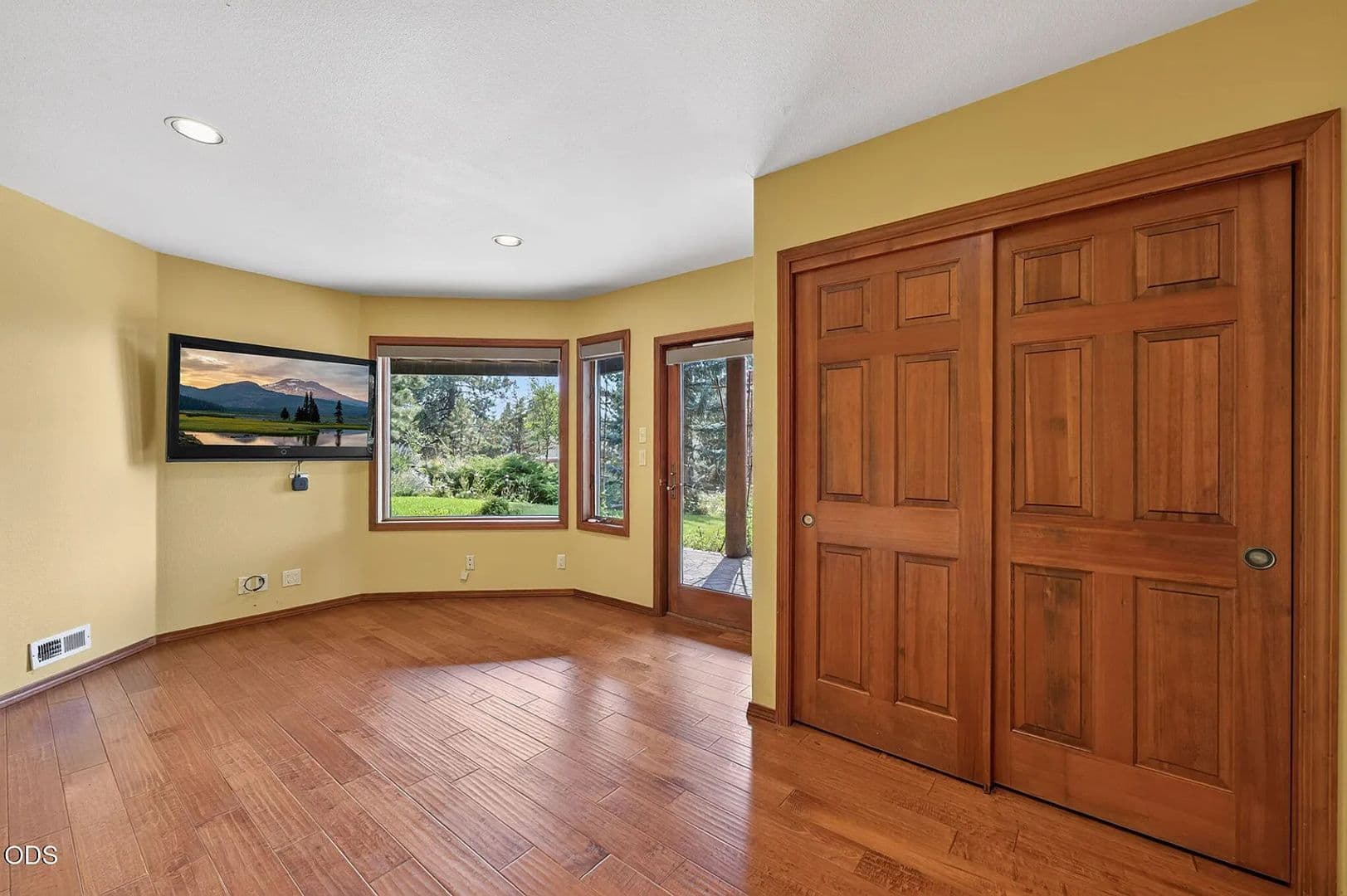 Bend House: 2889 Nw Starview Dr