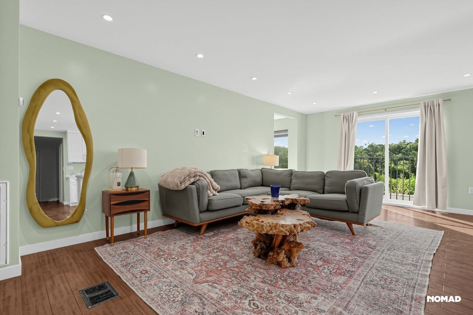 Los Angeles House: 4875 Wicopee Ave