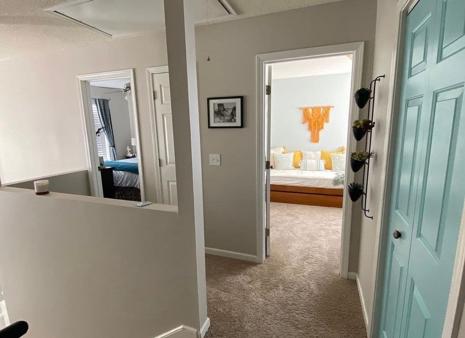 Columbia House: 6 White Wing Ct