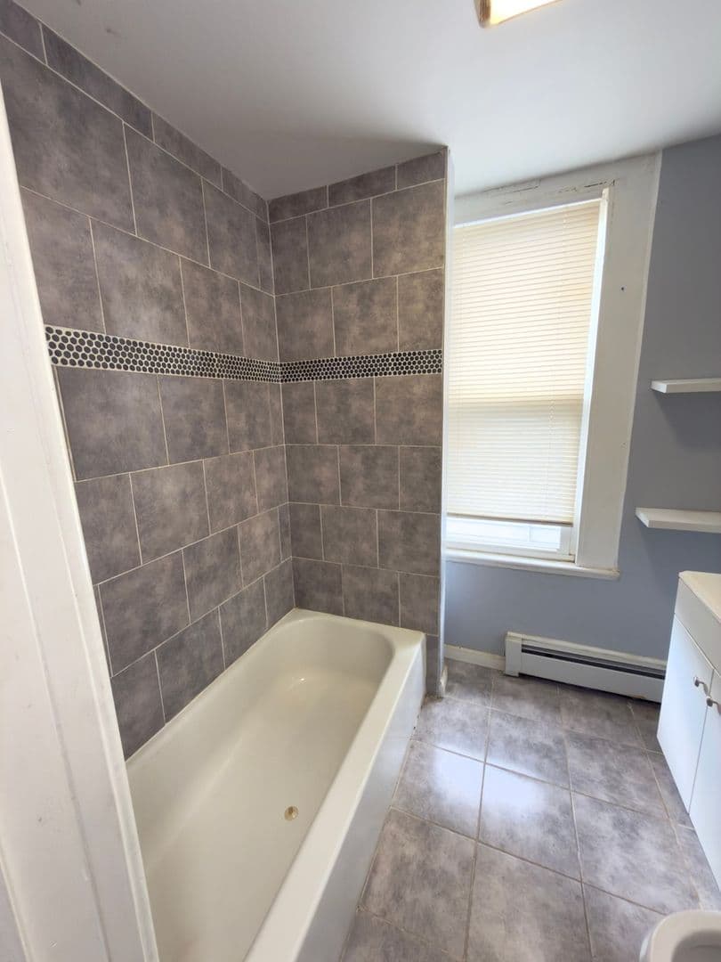 Hartford House: 23 Alden St