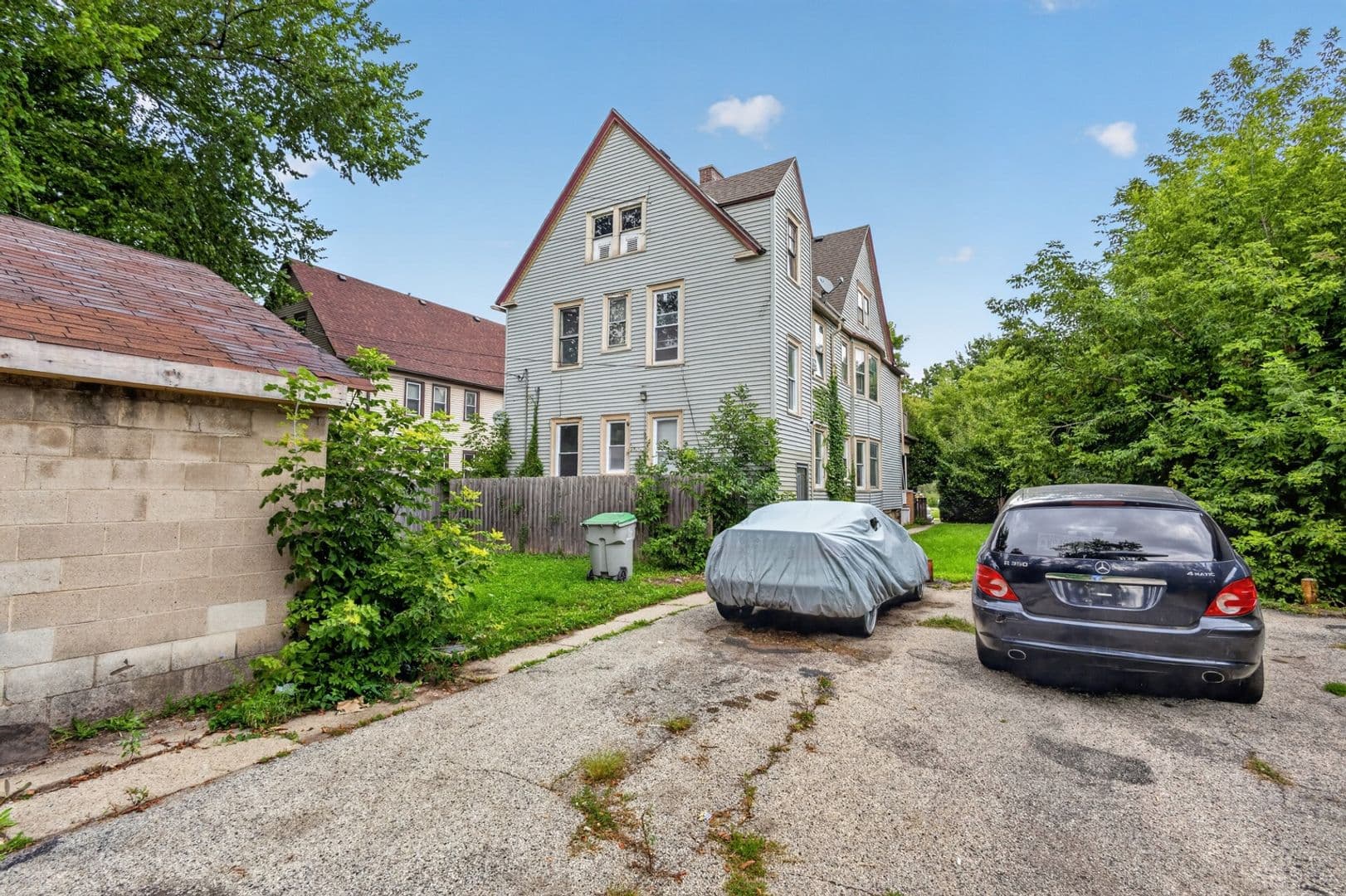 Milwaukee Townhome: 2335 N 16th St