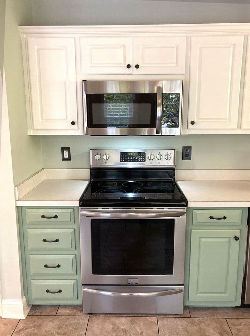 Villa Rica House: 1370 Fernwood Ct