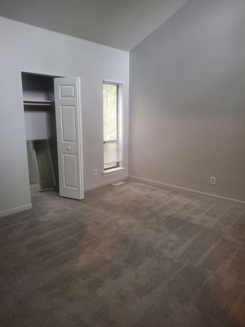 Richmond House: 704 Gordon School Ct