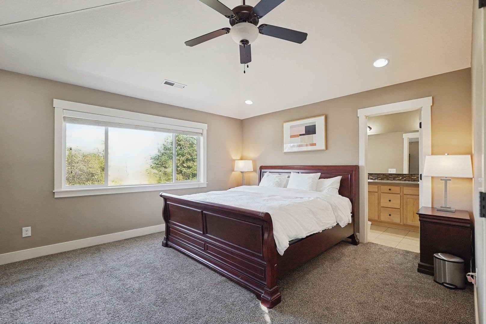Portland House: 3830 NW Unrath Pl
