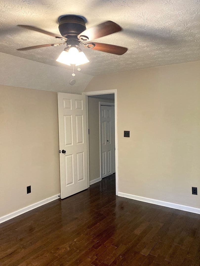 Villa Rica House: 1370 Fernwood Ct