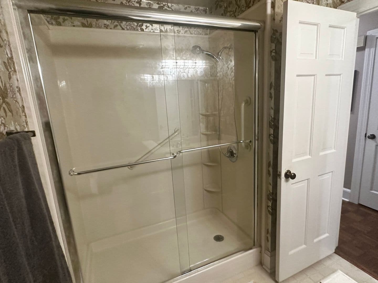 Charlotte House: 4316 Brookwood Rd