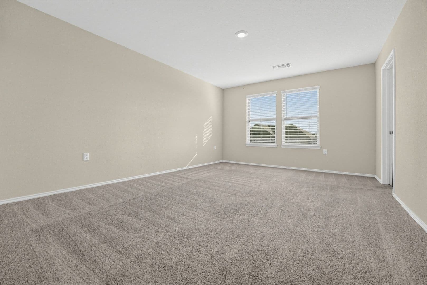 Manor House: 11111 Mestengo Dr