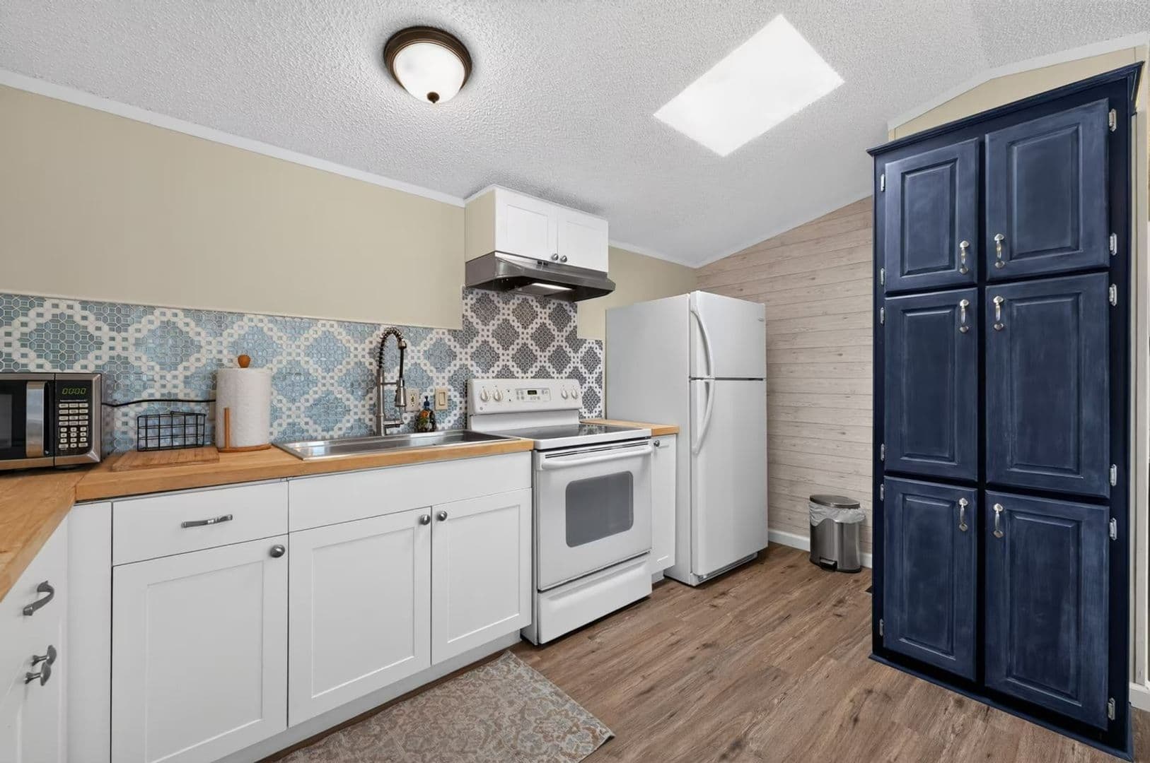 Casa Grande House: 11484 N Cordell St