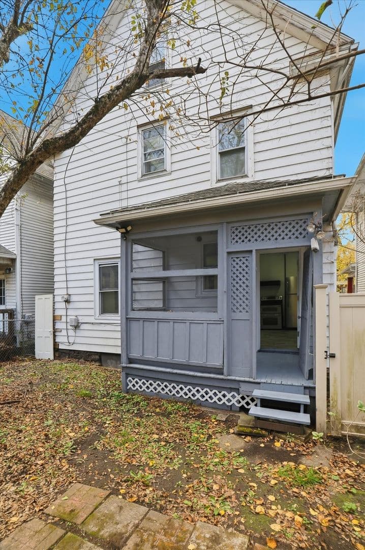 Scranton House: 940 Monroe Ave