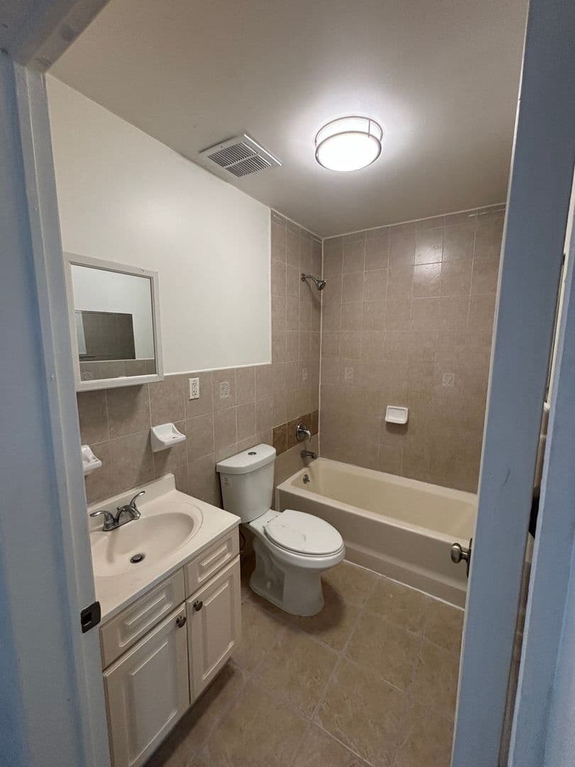 Far Rockaway Townhome: 1035 Gipson St