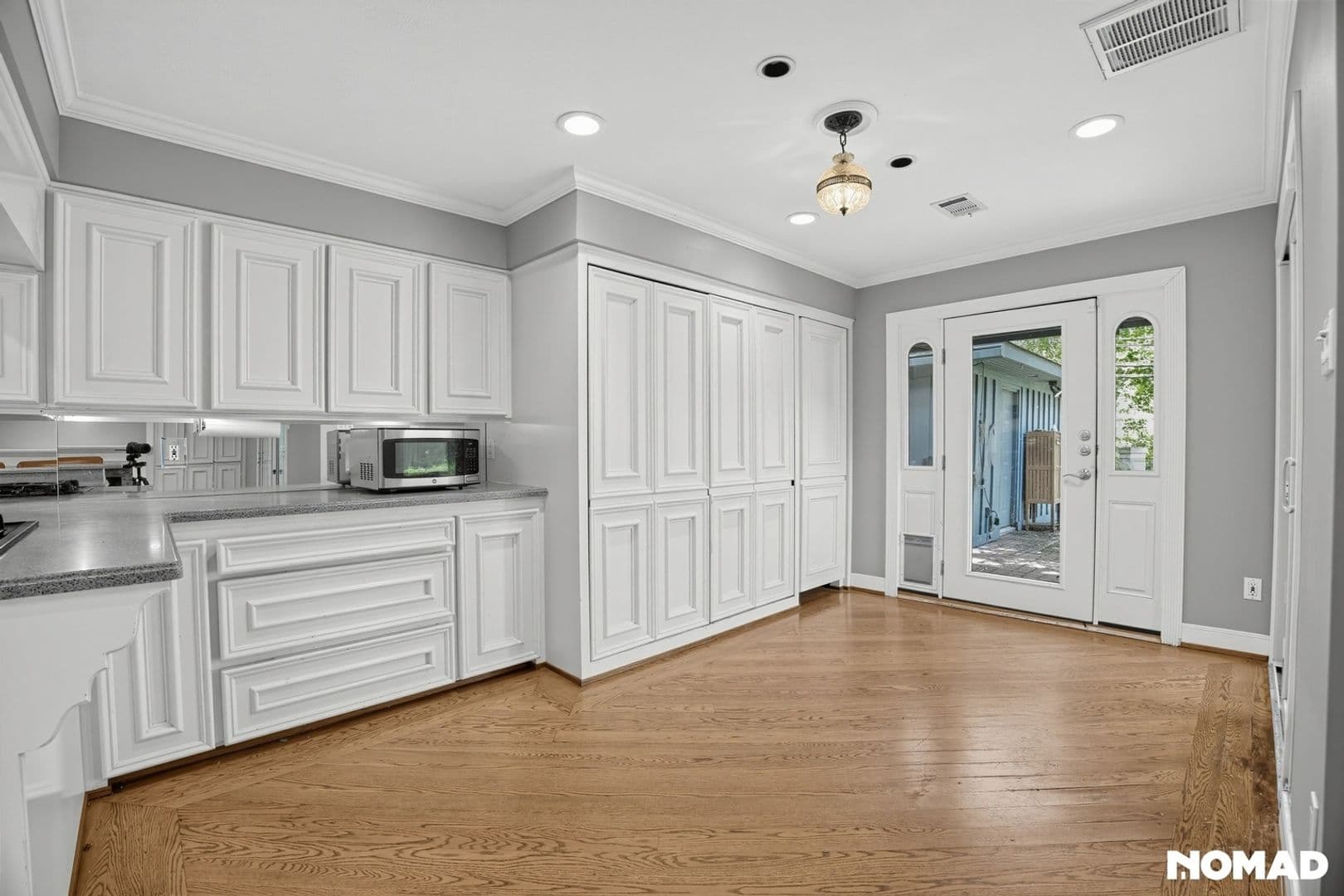 Houston House: 4726 Omeara Dr