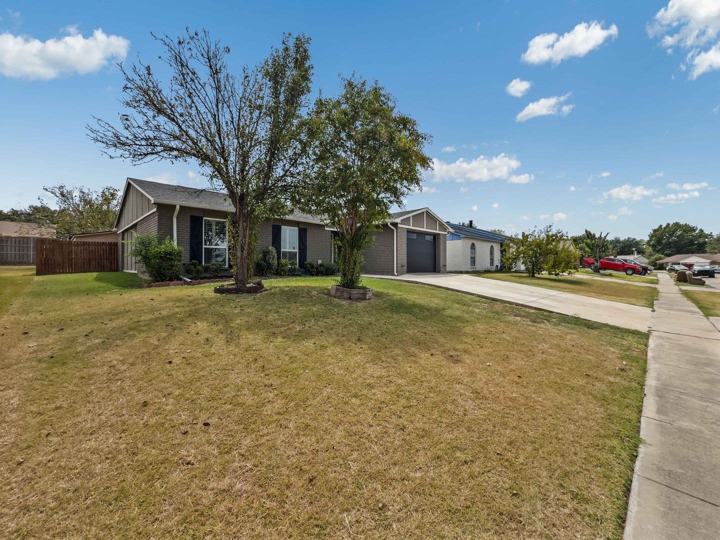 The Colony House: 4917 Woodruff Dr