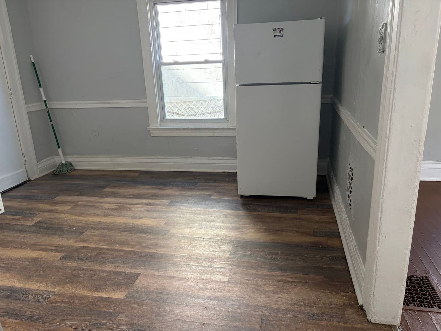 Rochester Townhome: 90 Fairbanks St