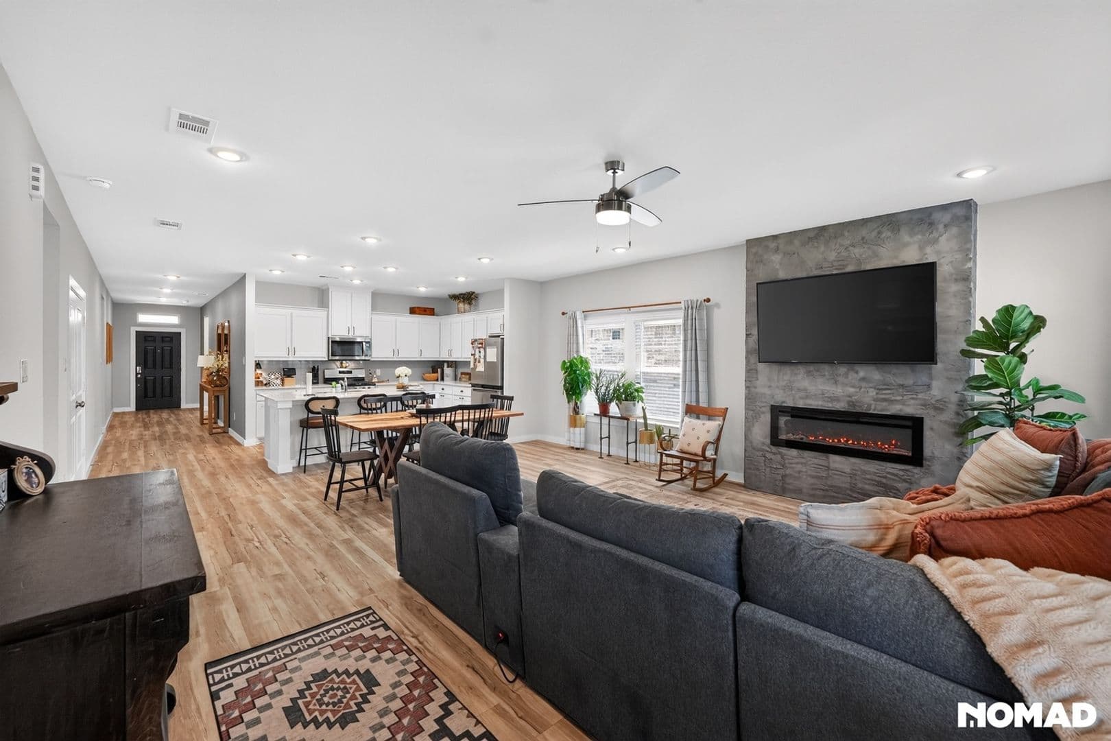 Forney House: 626 Cari Ln