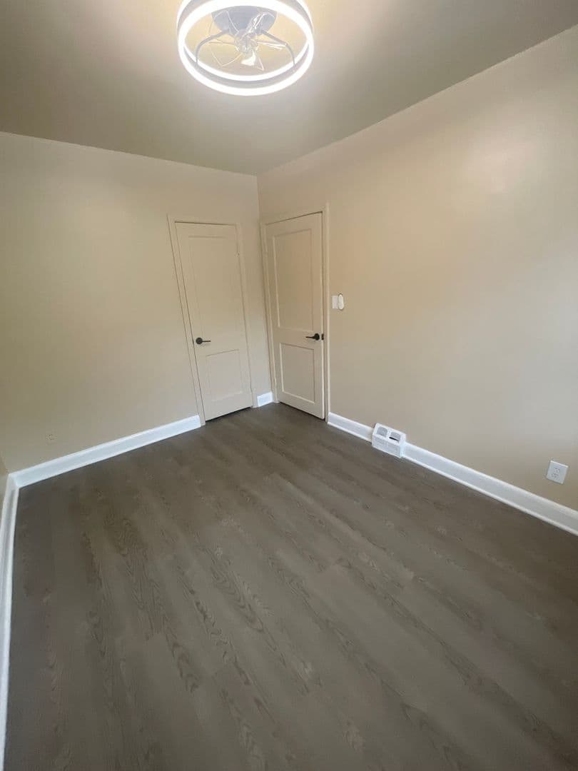 Essex House: 551 Welbrook Rd