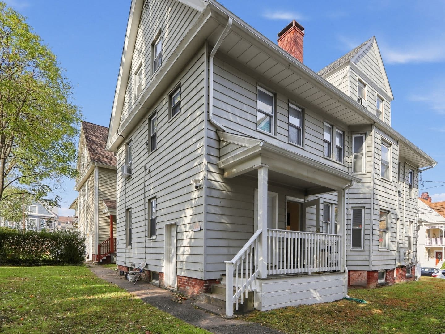 Derby Townhome: 10 Cottage St
