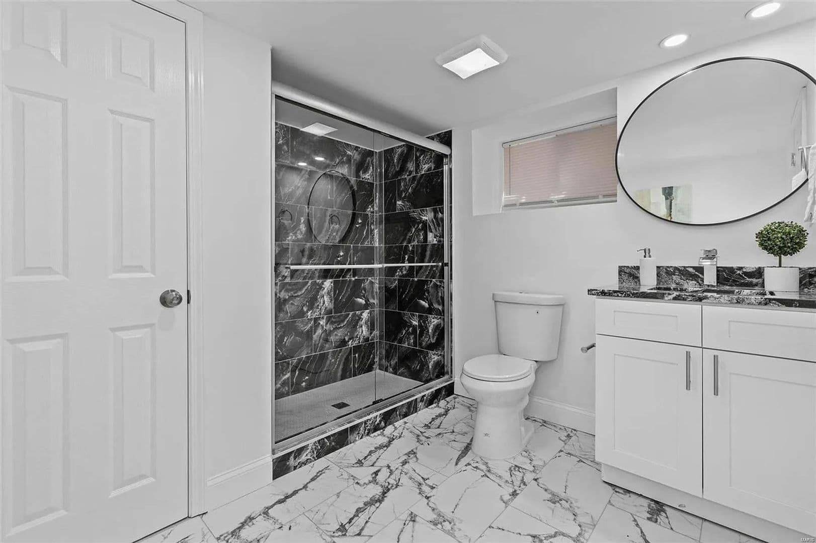 Saint Louis House: 4406 Ellenwood Ave