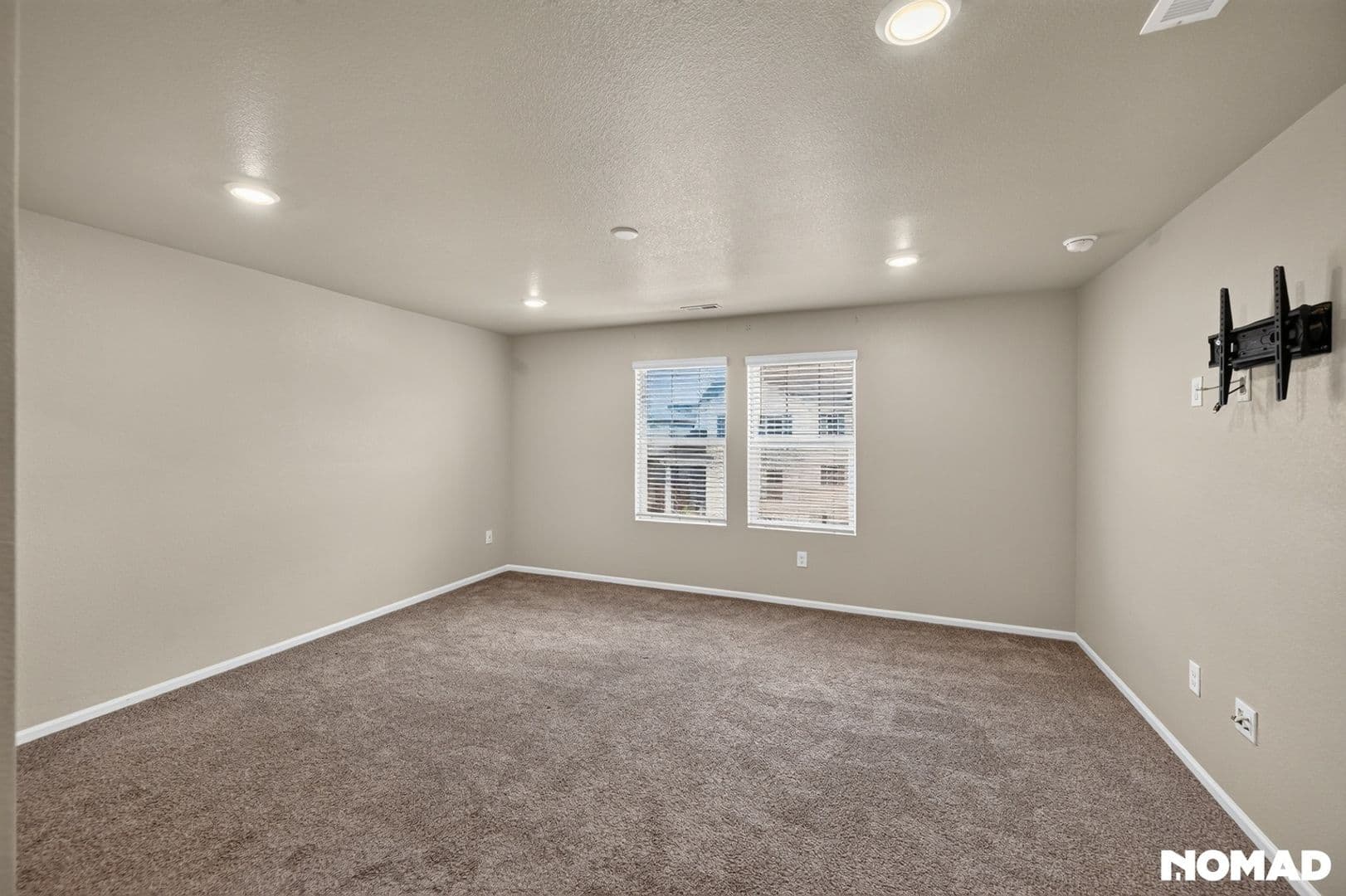Aurora Townhome: 745 N Tempe St