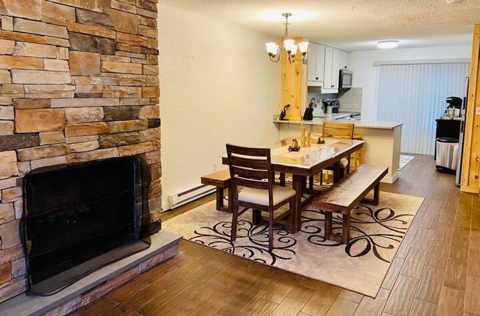 Hunter Townhome: 65 Scribner Hollow Rd