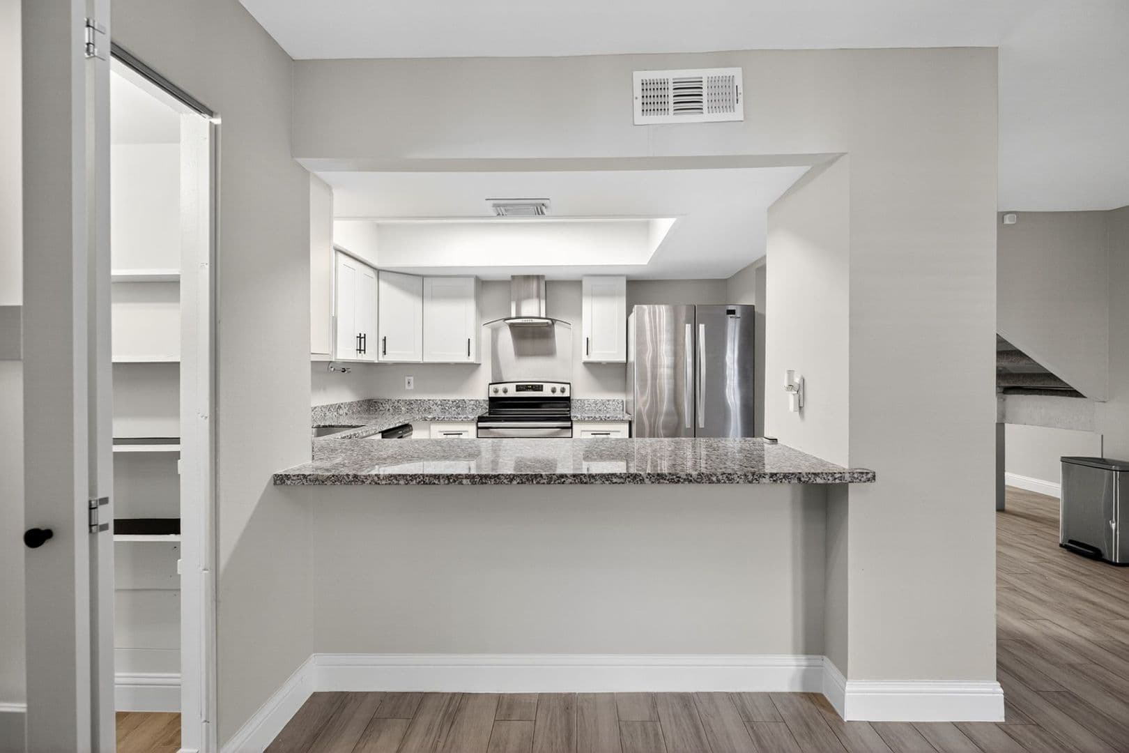 Houston House: 2250 Shadowdale Dr