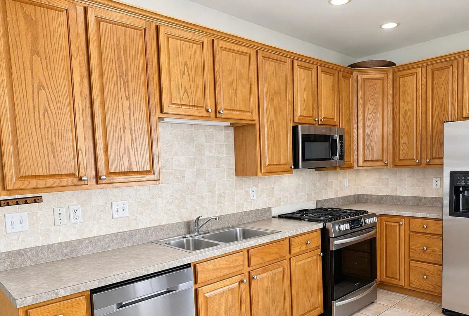 Englishtown Condo: 188 Shinnecock Dr