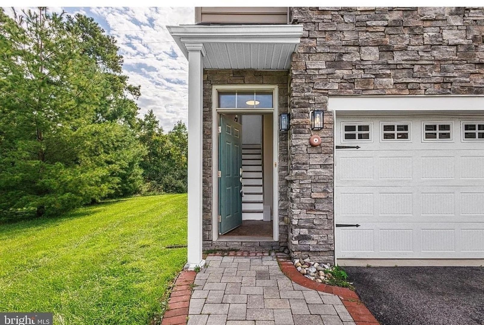 Newark Townhome: 621 S Twin Lakes Blvd