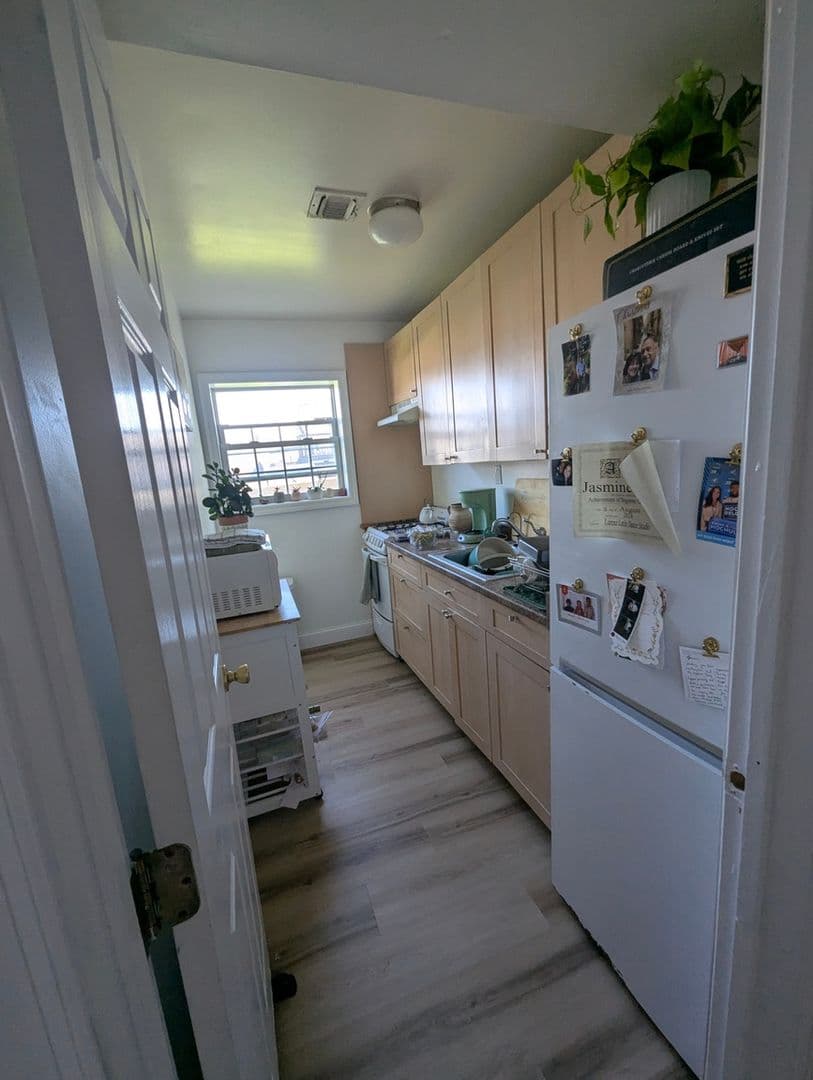 Freeport Townhome: 205 Sportsmans Ave