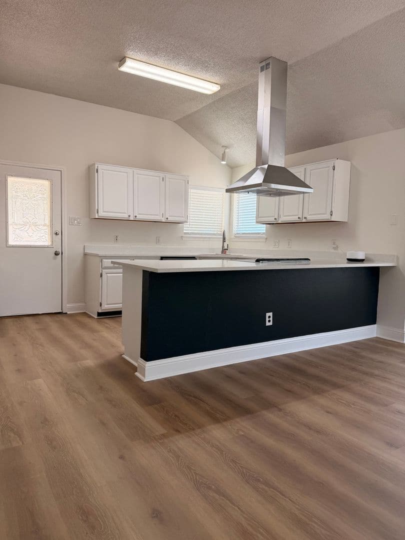 Fort Worth House: 7562 John T White Rd