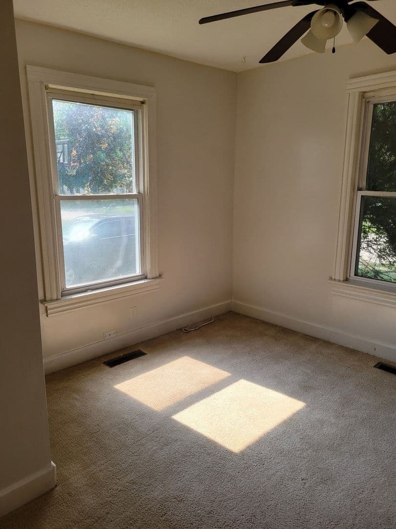Saginaw Townhome: 1420 Adams St